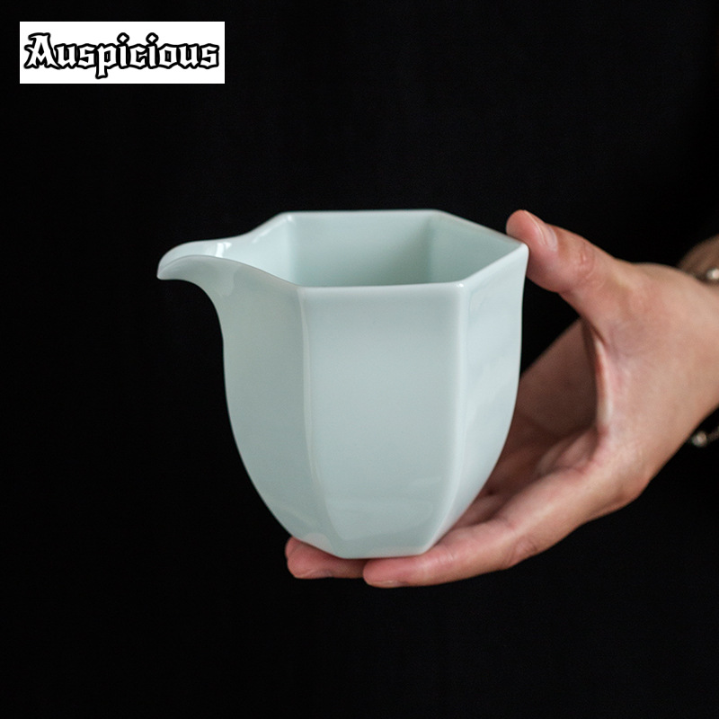 Handmade Ceramic Mug - 수제 Hutian Kil 도자기 손 잡기